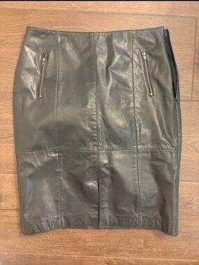 Halogen Black Leather Pencil Skirt with Zip Accents